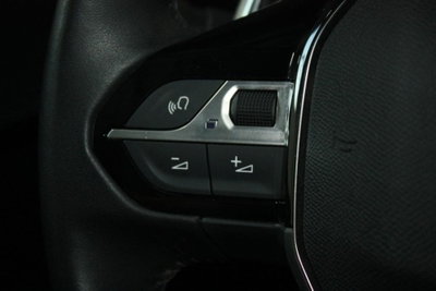 Peugeot 208 motore elettrico 136 CV 5 porte Allure Pack (10)