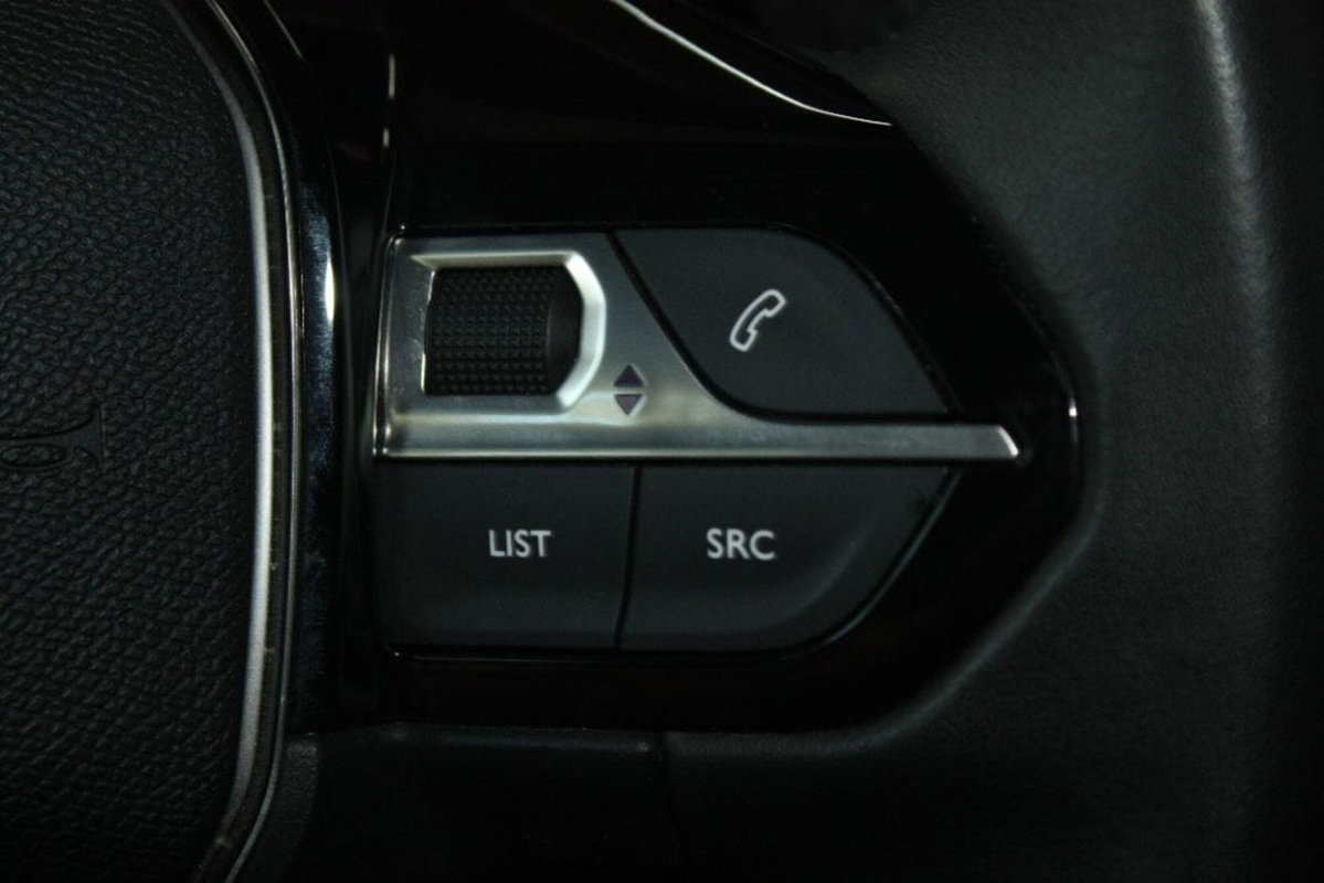 Peugeot 208 motore elettrico 136 CV 5 porte Allure Pack (11)