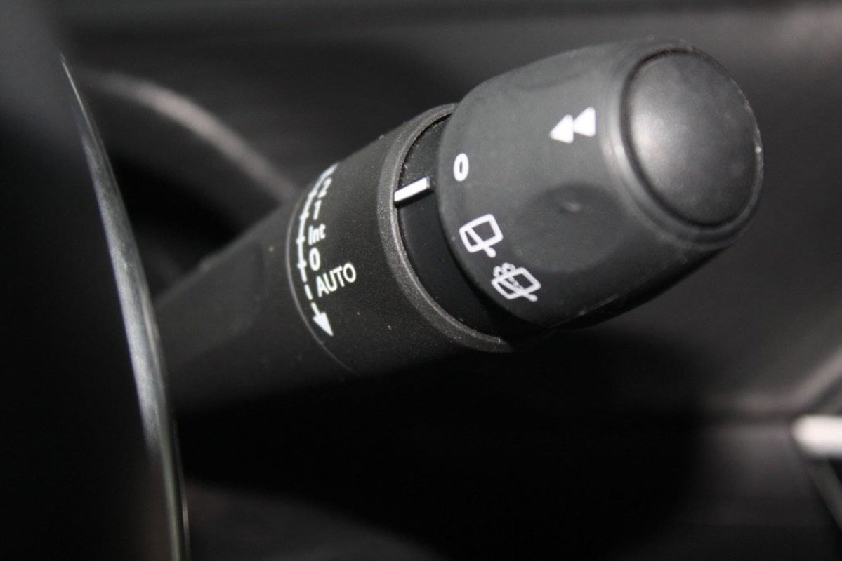 Peugeot 208 motore elettrico 136 CV 5 porte Allure Pack (15)