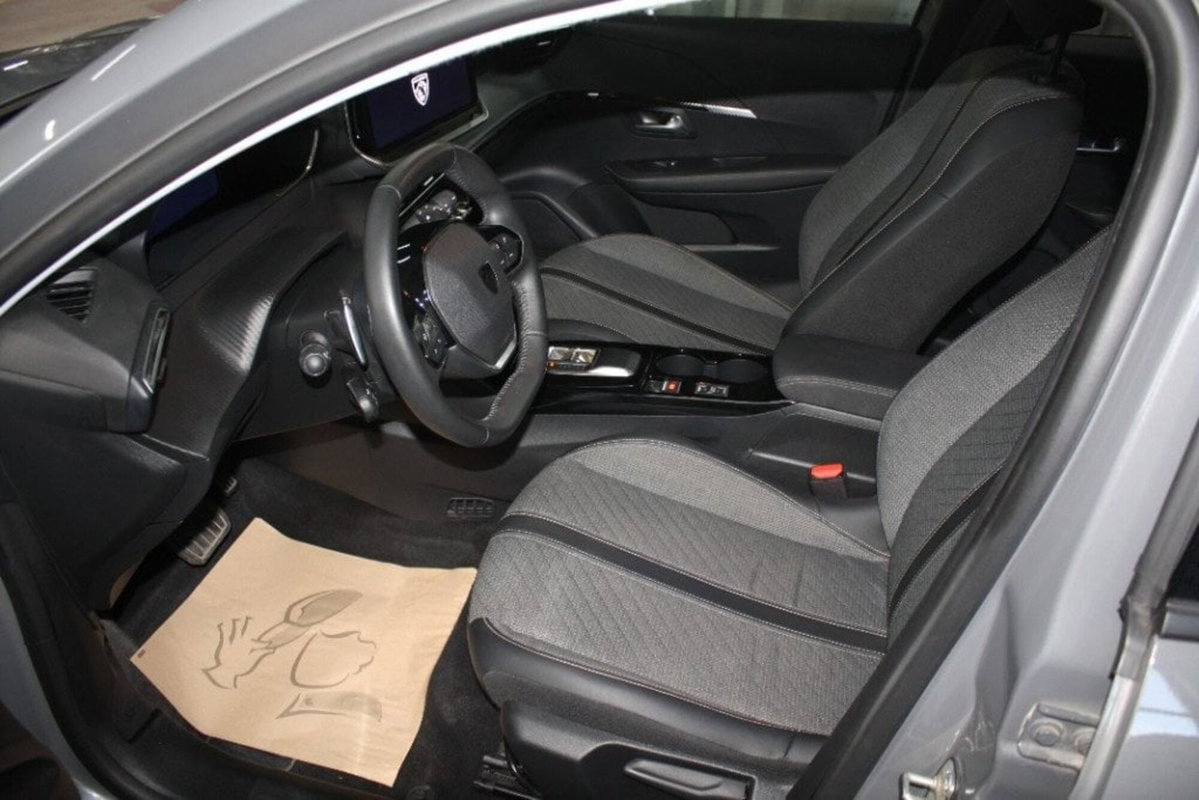 Peugeot 208 motore elettrico 136 CV 5 porte Allure Pack (6)