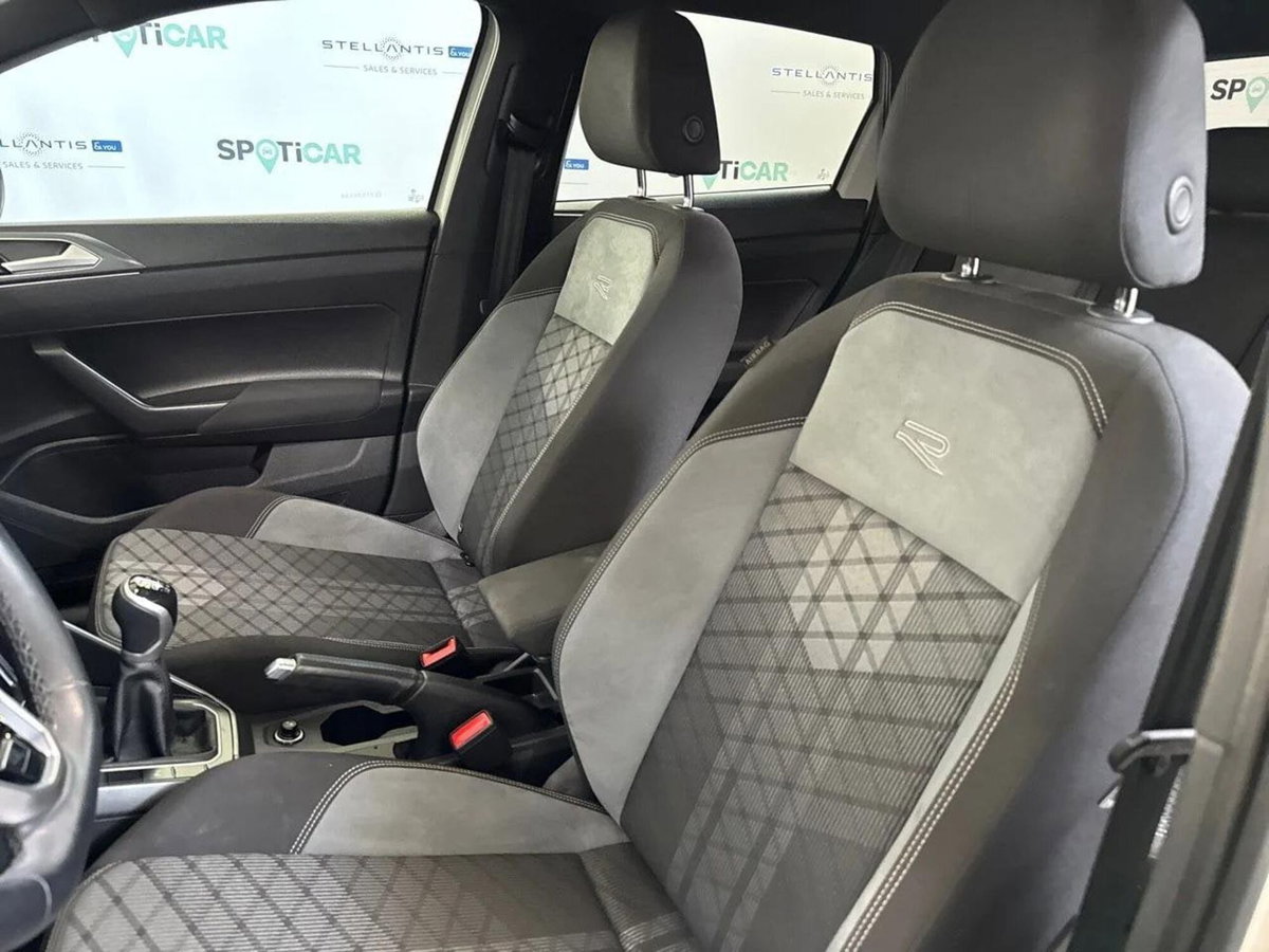 Volkswagen Taigo 1.0 TSI 110 CV DSG R-Line (11)