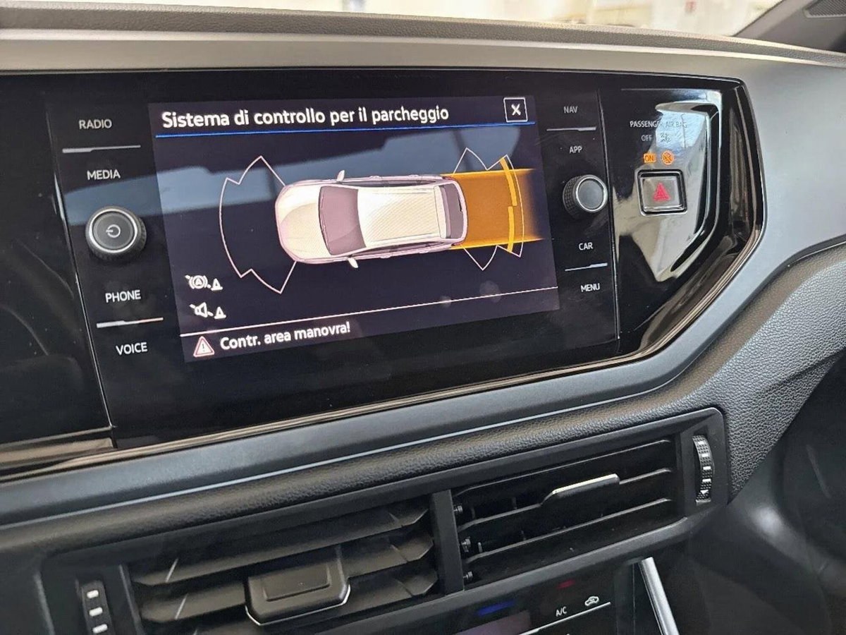 Volkswagen Taigo 1.0 TSI 110 CV DSG R-Line (12)