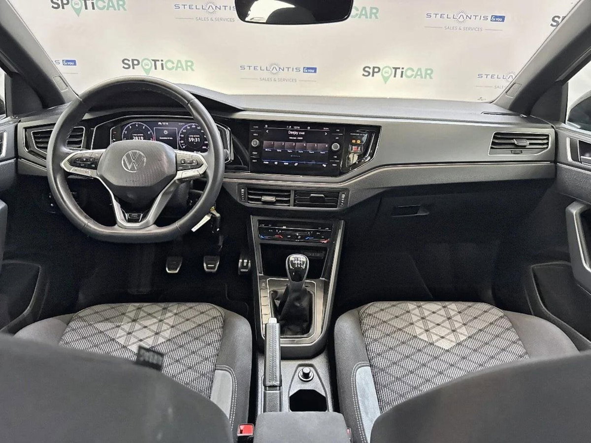 Volkswagen Taigo 1.0 TSI 110 CV DSG R-Line (13)