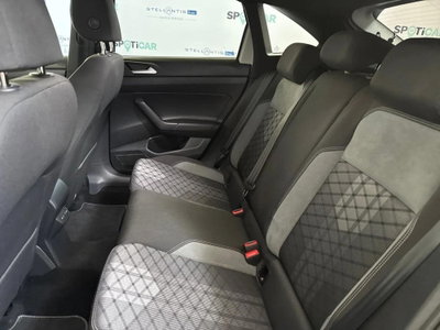 Volkswagen Taigo 1.0 TSI 110 CV DSG R-Line (15)