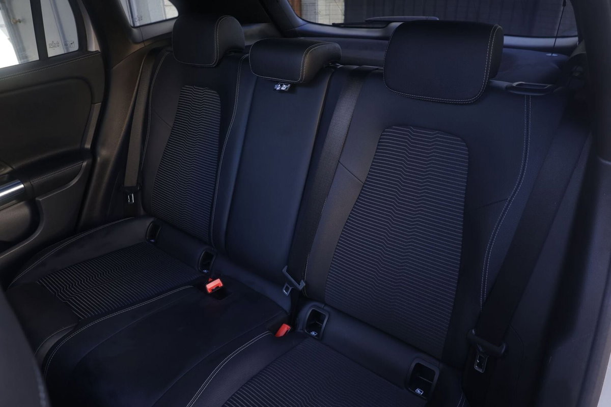 Mercedes-Benz GLA SUV 220 d Automatic Sport Plus (3)