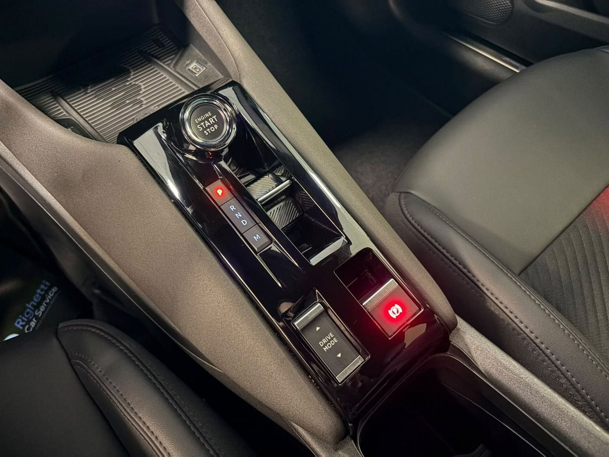 Alfa Romeo Junior 1.2 ibrida Speciale 145cv edct6 (10)