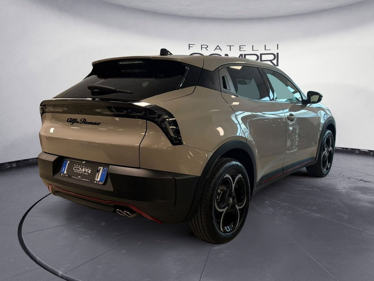 Alfa Romeo Junior 1.2 ibrida Speciale 145cv edct6 (3)