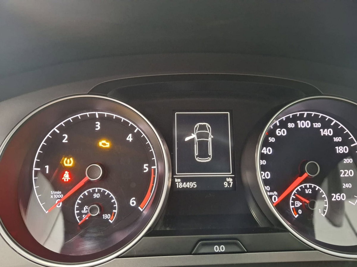 Volkswagen Golf 1.6 TDI 90 CV 5p. Trendline BlueMotion Technology (8)