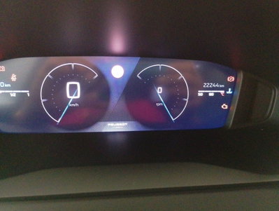 Peugeot 2008 1.2 turbo Allure 100cv (15)