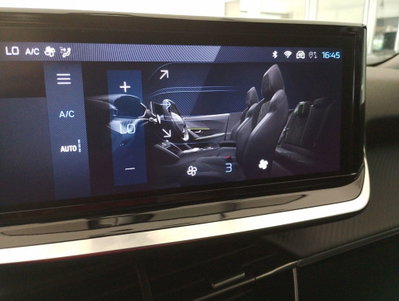 Peugeot 2008 1.2 turbo Allure 100cv (16)