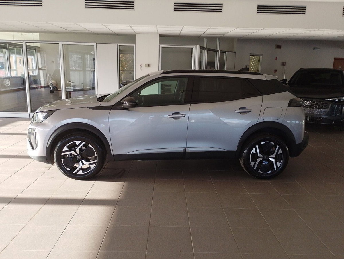 Peugeot 2008 1.2 turbo Allure 100cv (3)