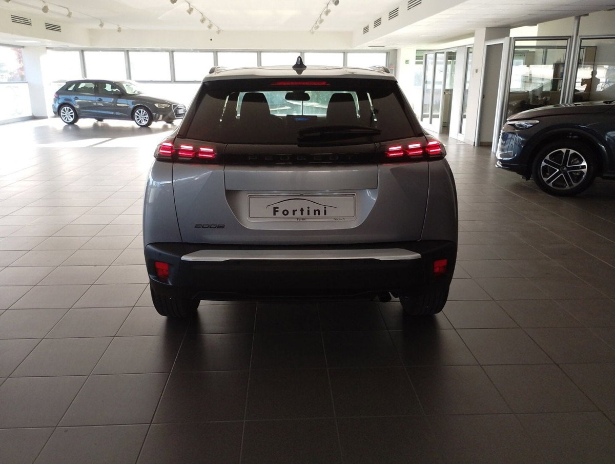 Peugeot 2008 1.2 turbo Allure 100cv (5)