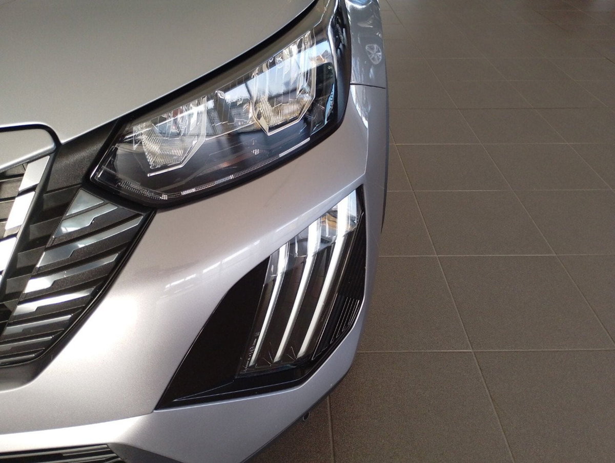 Peugeot 2008 1.2 turbo Allure 100cv (8)
