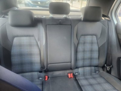 Volkswagen Golf 1.4 GTE DSG Plug-In Hybrid (19)