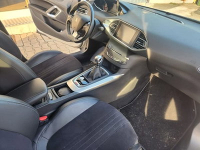 Peugeot 308 SW BlueHDi 120 S&S EAT6 Allure (12)
