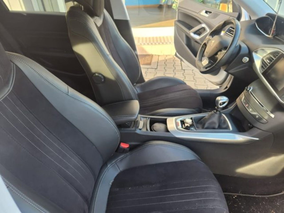 Peugeot 308 SW BlueHDi 120 S&S EAT6 Allure (14)