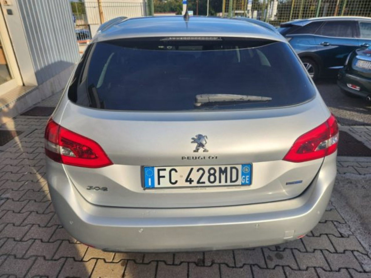 Peugeot 308 SW BlueHDi 120 S&S EAT6 Allure (5)