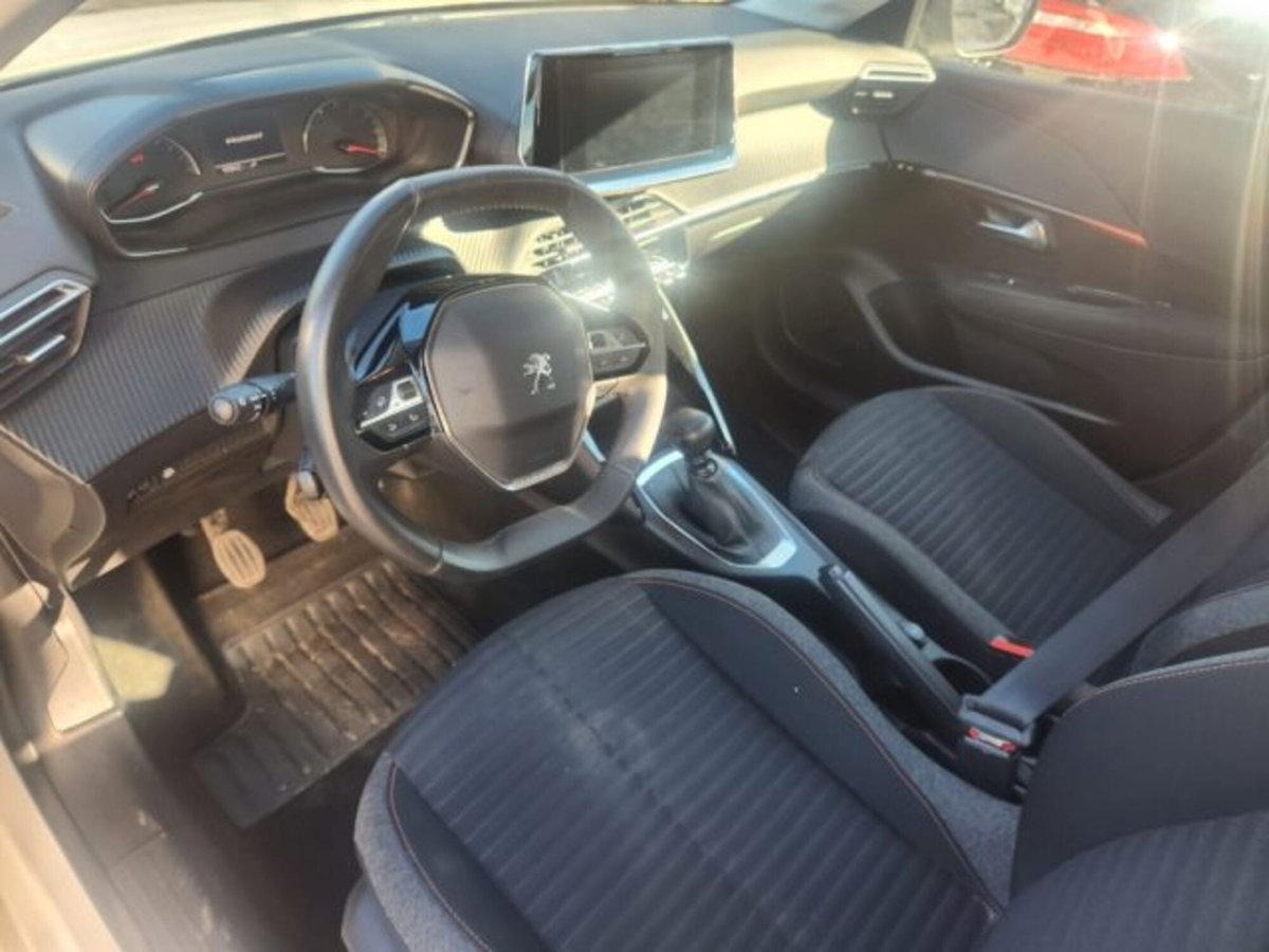Peugeot 208 1.2 puretech Active s&s 100cv (9)