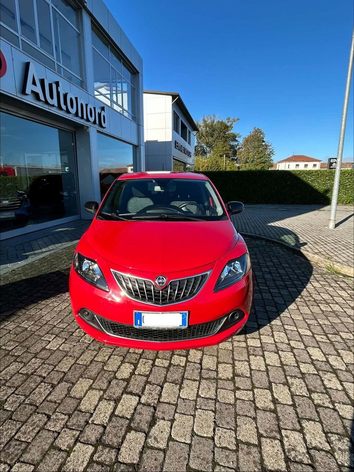 Lancia Ypsilon 1.2 69 CV 5 porte GPL Ecochic Alberta Ferretti (2)