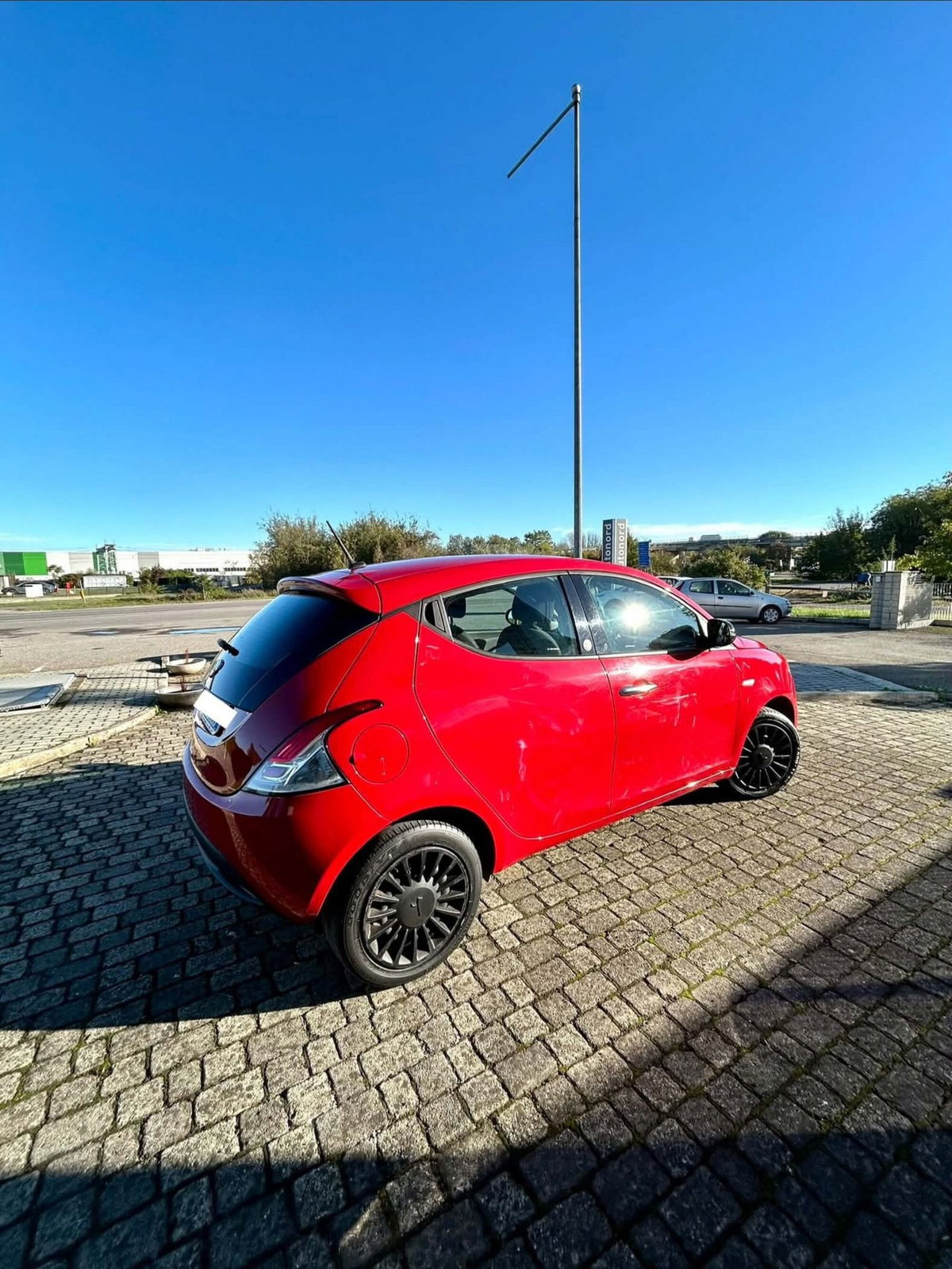 Lancia Ypsilon 1.2 69 CV 5 porte GPL Ecochic Alberta Ferretti (3)