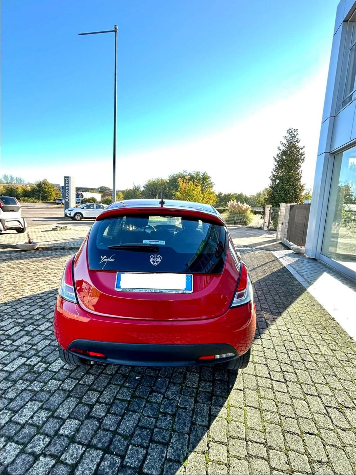 Lancia Ypsilon 1.2 69 CV 5 porte GPL Ecochic Alberta Ferretti (4)