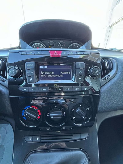 Lancia Ypsilon 1.2 69 CV 5 porte GPL Ecochic Alberta Ferretti (9)