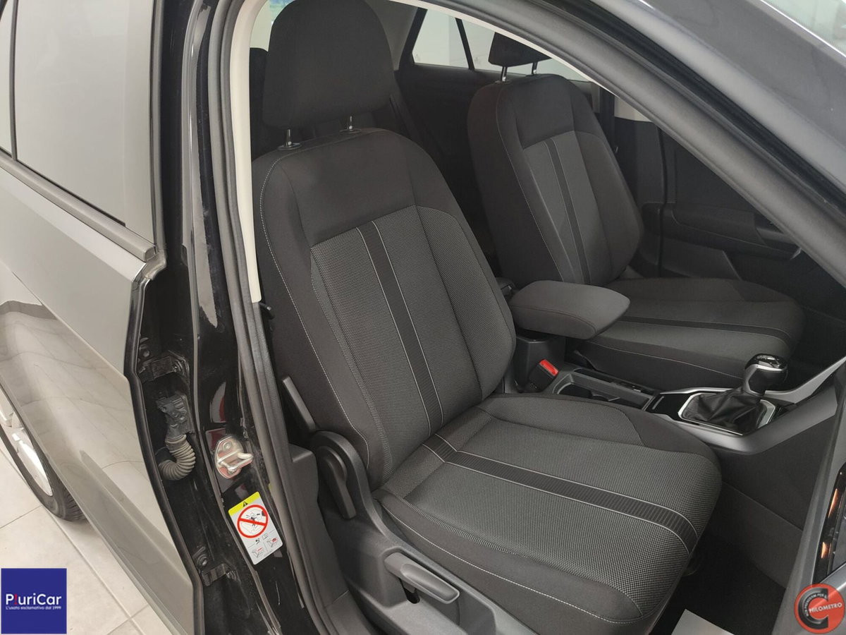 Volkswagen T-Roc 1.5 tsi R-Line dsg (5)
