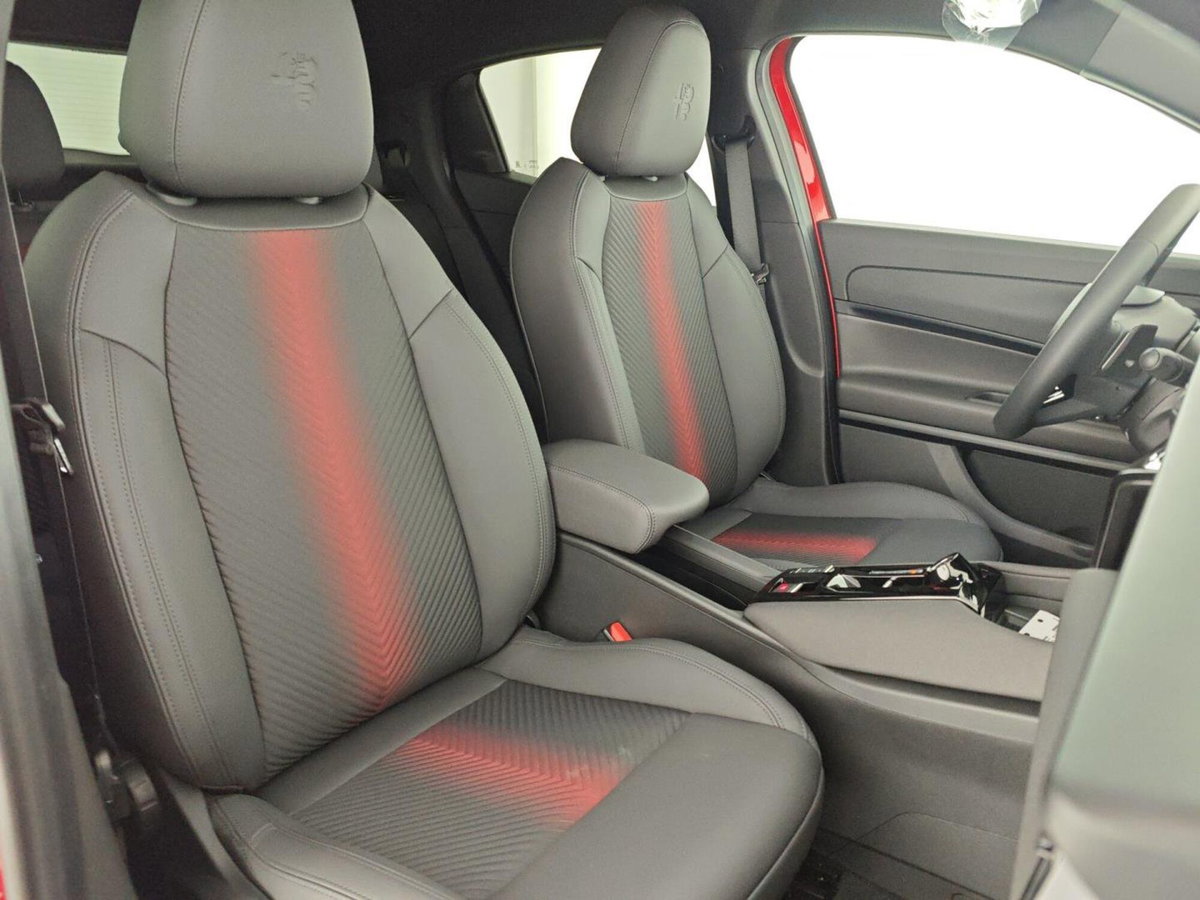 Alfa Romeo Junior elettrica Speciale 156cv (15)