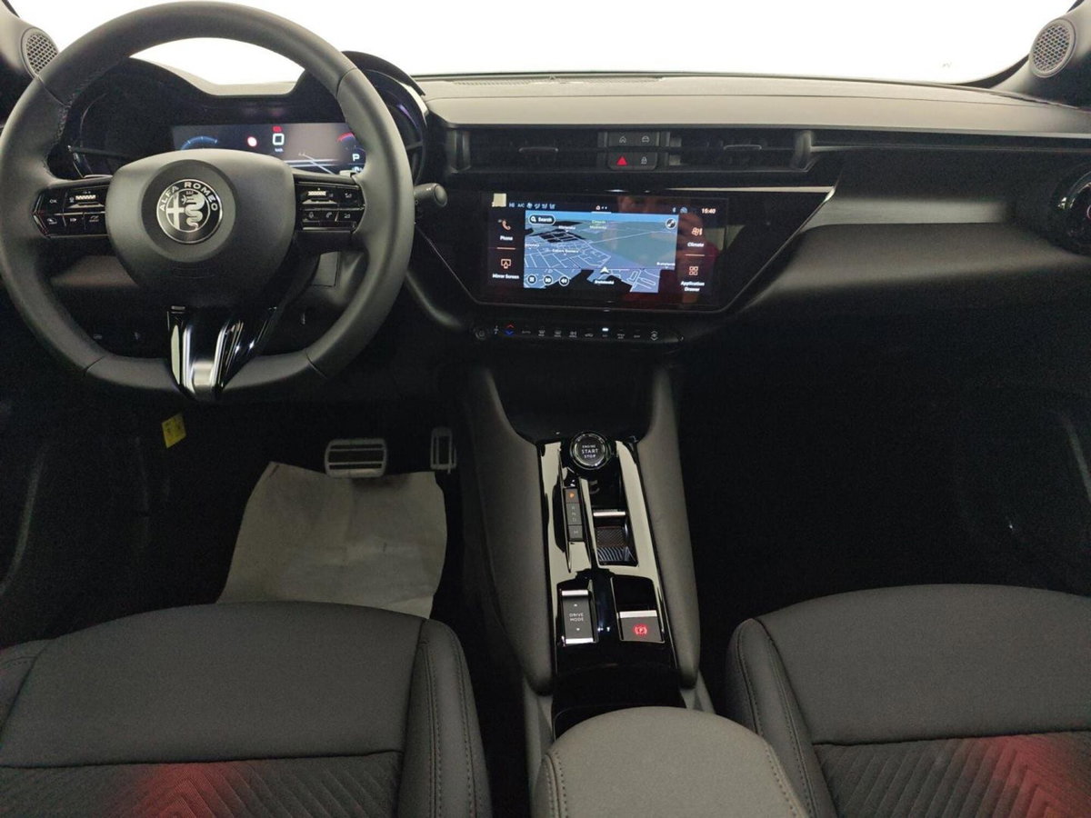 Alfa Romeo Junior elettrica Speciale 156cv (20)