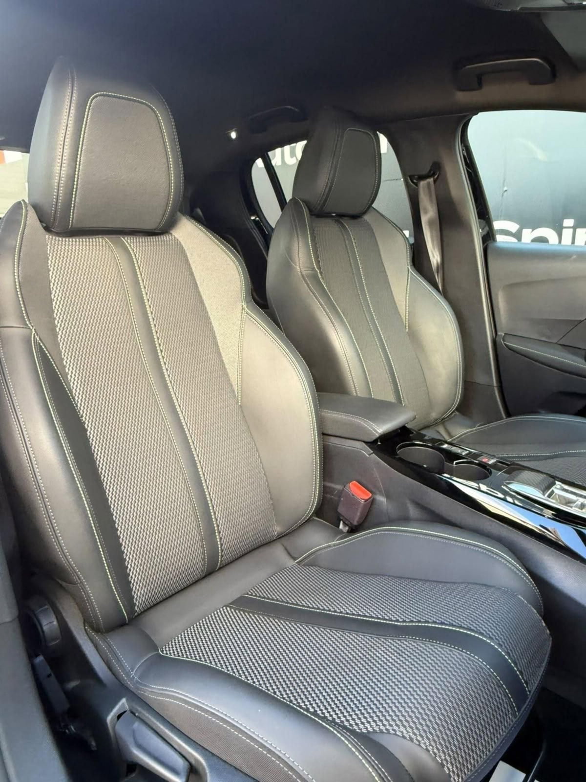 Peugeot 208 motore elettrico 136 CV 5 porte GT (17)