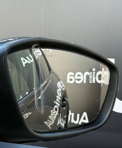 Peugeot 208 motore elettrico 136 CV 5 porte GT (6)