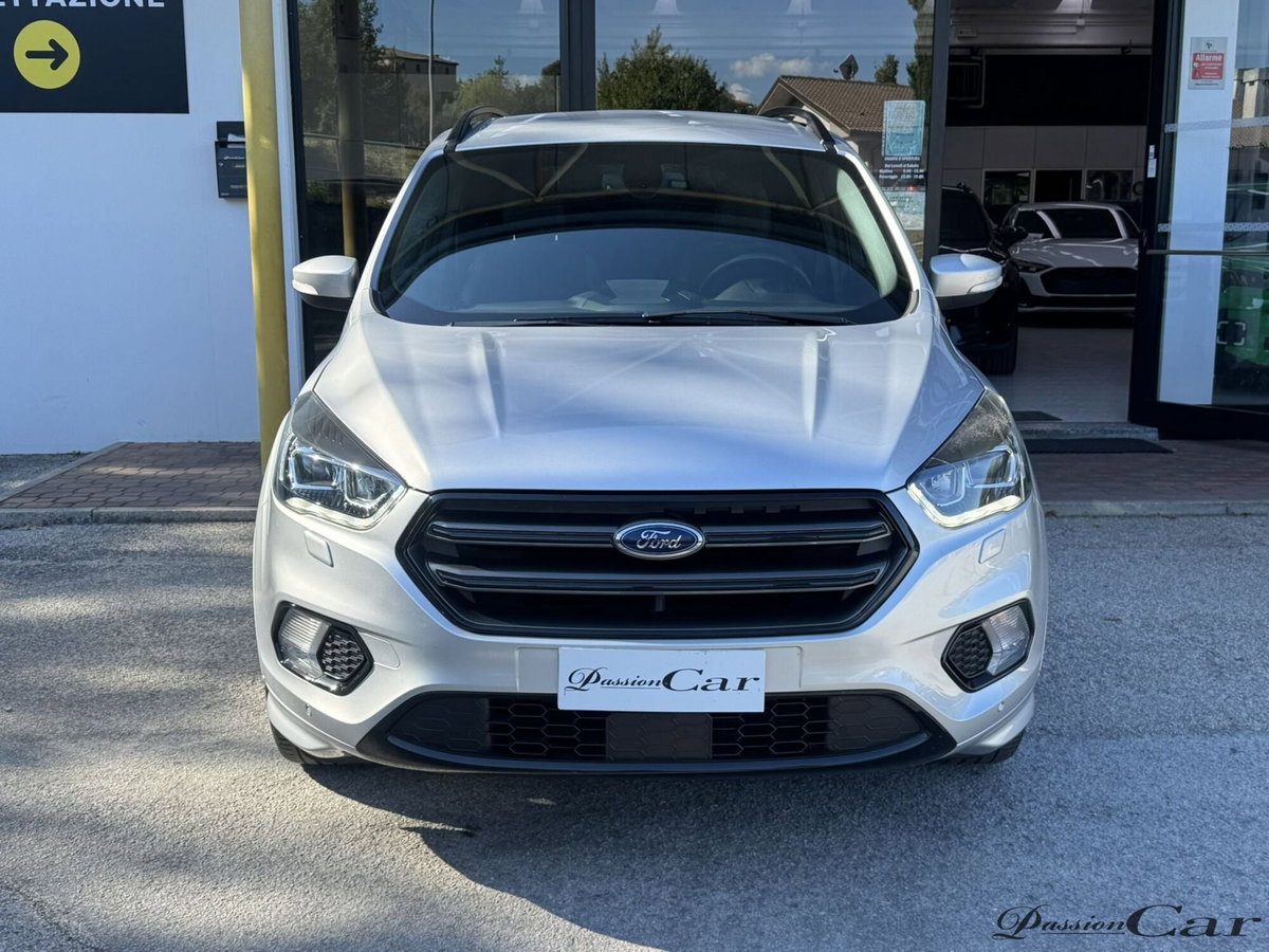 Ford Kuga 2.0 TDCI 150 CV S&S 2WD ST-Line (2)