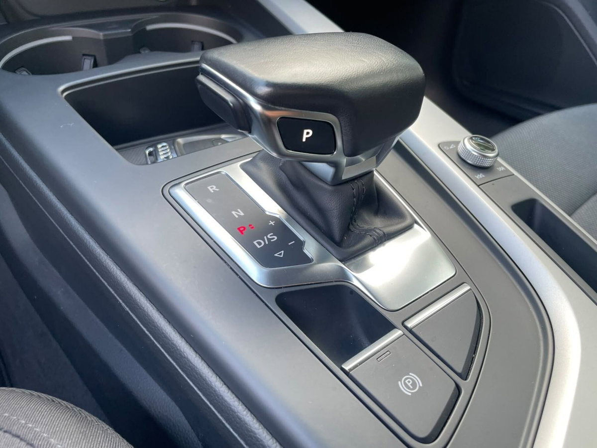 Audi A4 Avant 2.0 TDI ultra 163CV Business (14)
