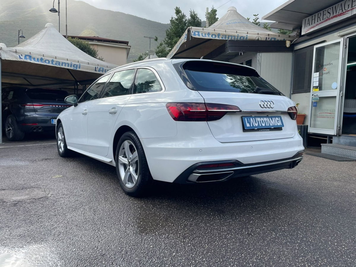 Audi A4 Avant 2.0 TDI ultra 163CV Business (4)