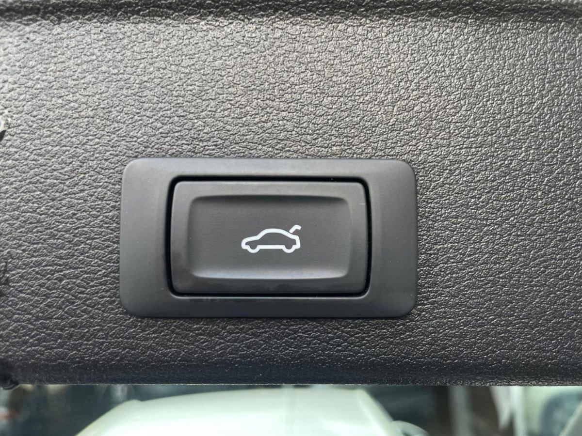 Audi A4 Avant 2.0 TDI ultra 163CV Business (6)