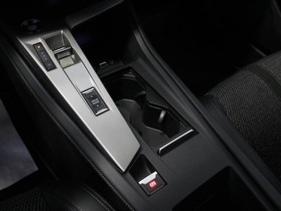Peugeot 308 SW 1.2 hybrid GT Exclusive 145cv e-dcs 6 (17)