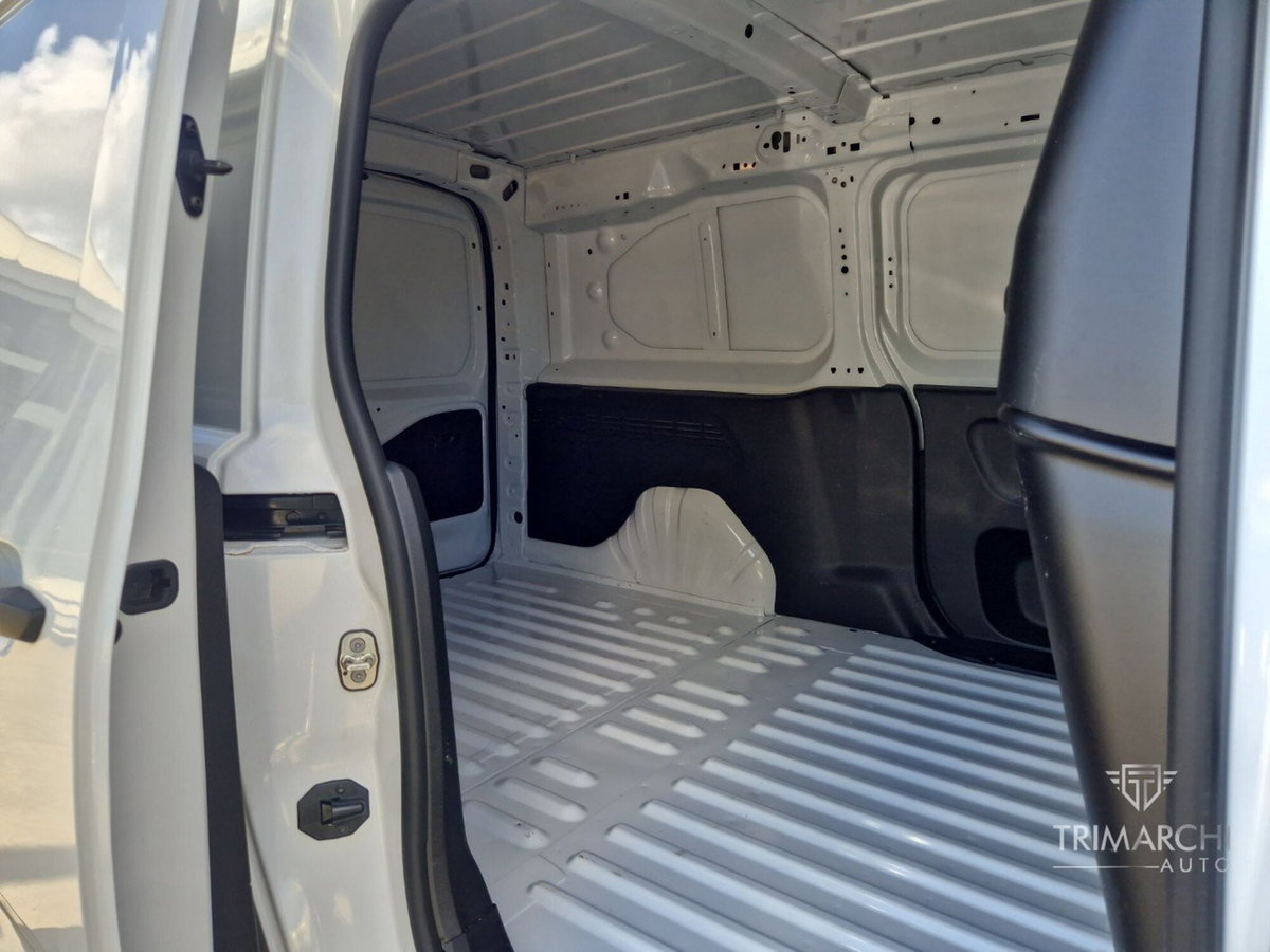 Fiat Doblò Furgone van d.cab XL 1.5 diesel 100cv (19)