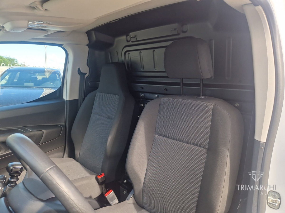 Fiat Doblò Furgone van d.cab XL 1.5 diesel 100cv (8)