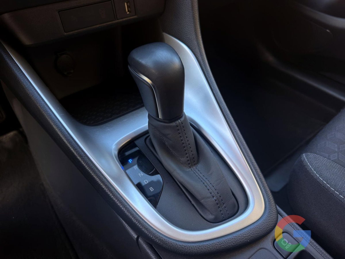 Toyota Yaris 1.5 Hybrid 5 porte Trend (12)