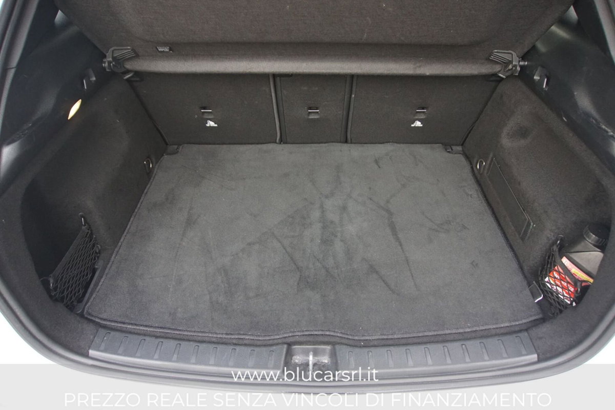 Mercedes-Benz GLA SUV 200 d Automatic Premium (15)