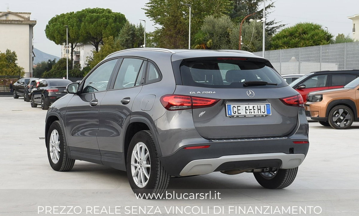 Mercedes-Benz GLA SUV 200 d Business Extra auto (5)