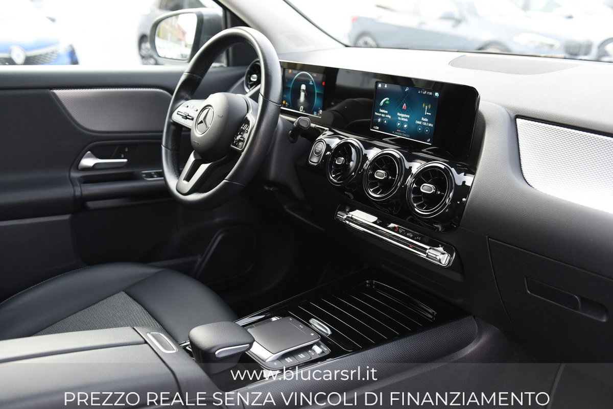 Mercedes-Benz GLA SUV 200 d Business Extra auto (9)