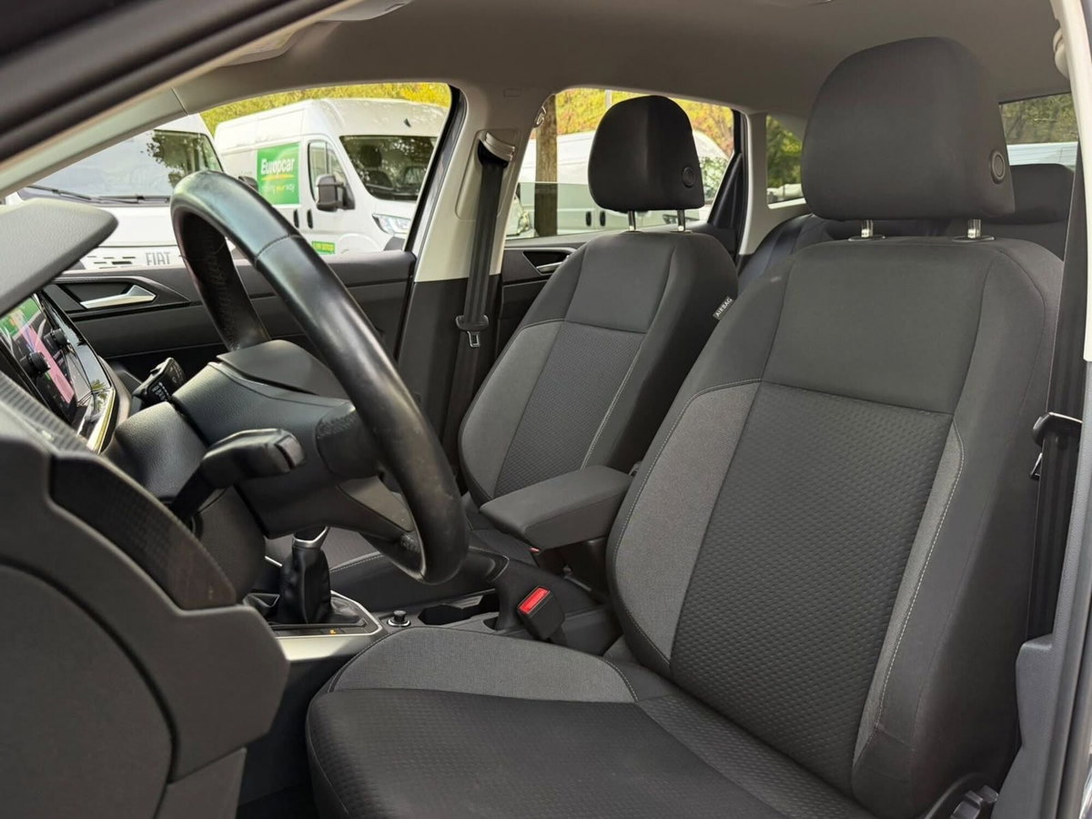 Volkswagen Taigo 1.0 tsi Edition 110cv (9)