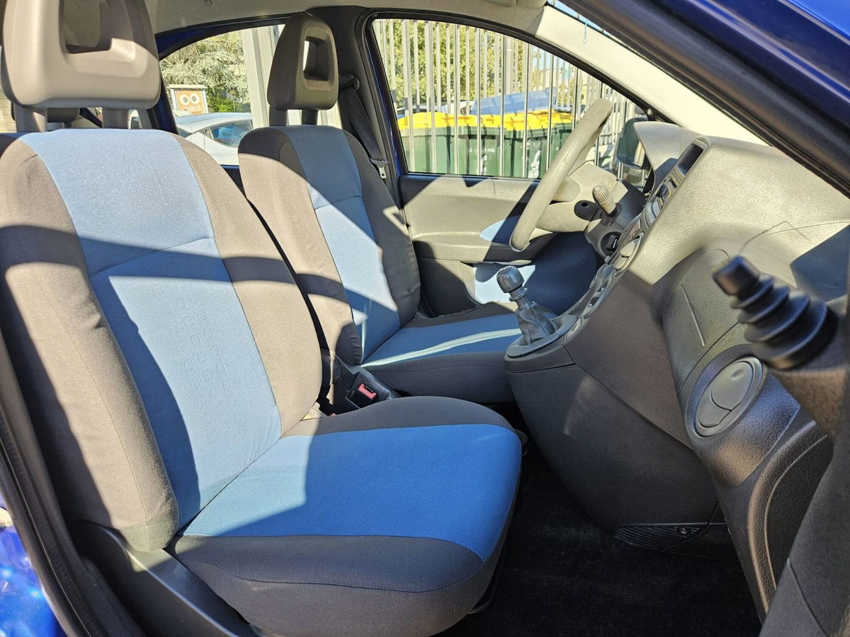 Fiat Panda 1.2 Emotion (8)