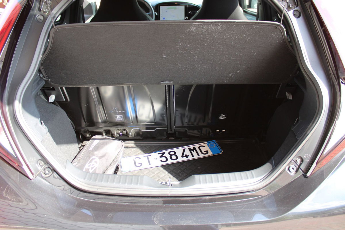 Toyota Aygo X 1.0 Lounge Air 72cv s-cvt (16)