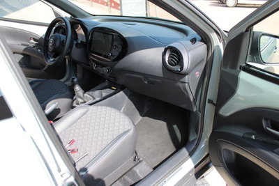 Toyota Aygo X 1.0 Lounge Air 72cv s-cvt (17)