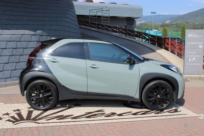 Toyota Aygo X 1.0 Lounge Air 72cv s-cvt (5)