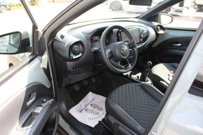 Toyota Aygo X 1.0 Lounge Air 72cv s-cvt (8)
