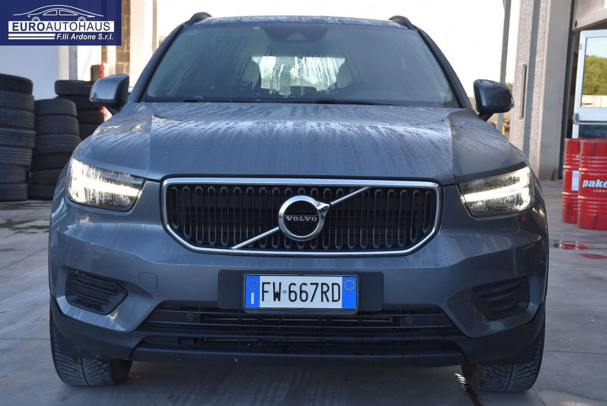 Volvo XC40 D3 Business Plus (2)
