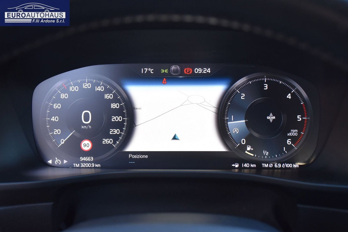 Volvo XC40 D3 Business Plus (9)